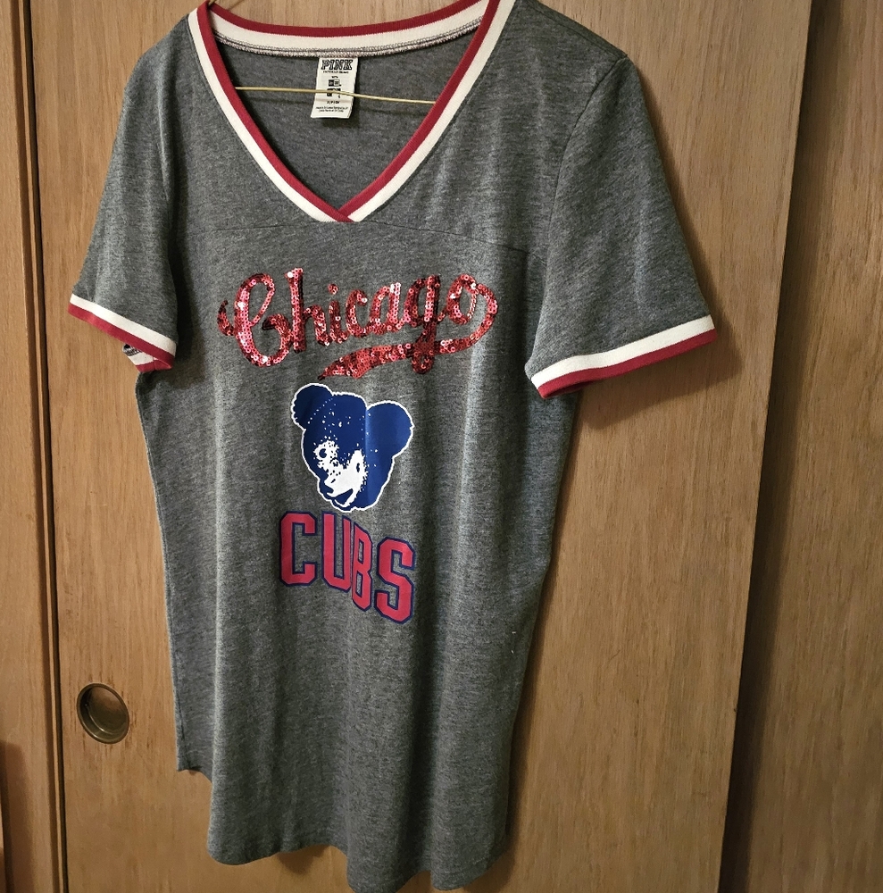 PINK Victoria's Secret Gray Chicago Cubs Tee